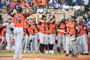 Aguilas firmes en primer lugar; Toros y LE ganan en beisbol RD Aguilas firmes en primer lugar; Toros y LE ganan en beisbol RD