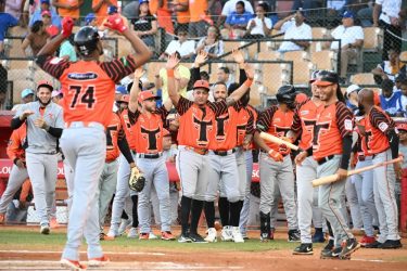Aguilas firmes en primer lugar; Toros y LE ganan en beisbol RD