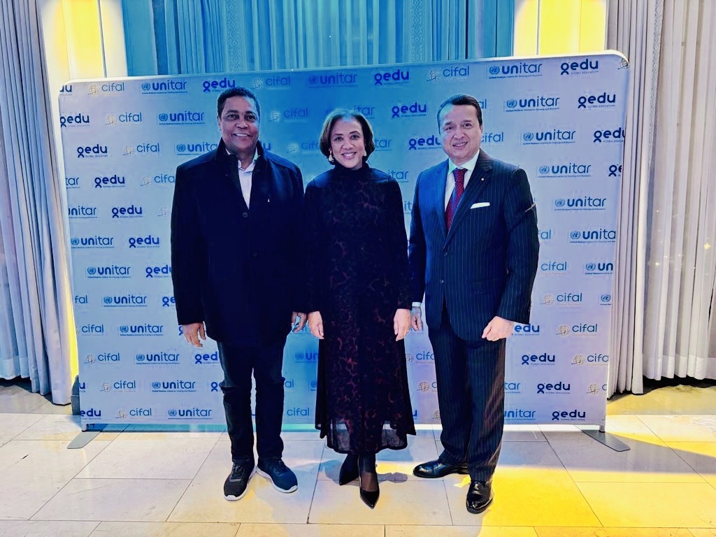 LONDRES: Presidente Liga Municipal RD participa en reunión imagen