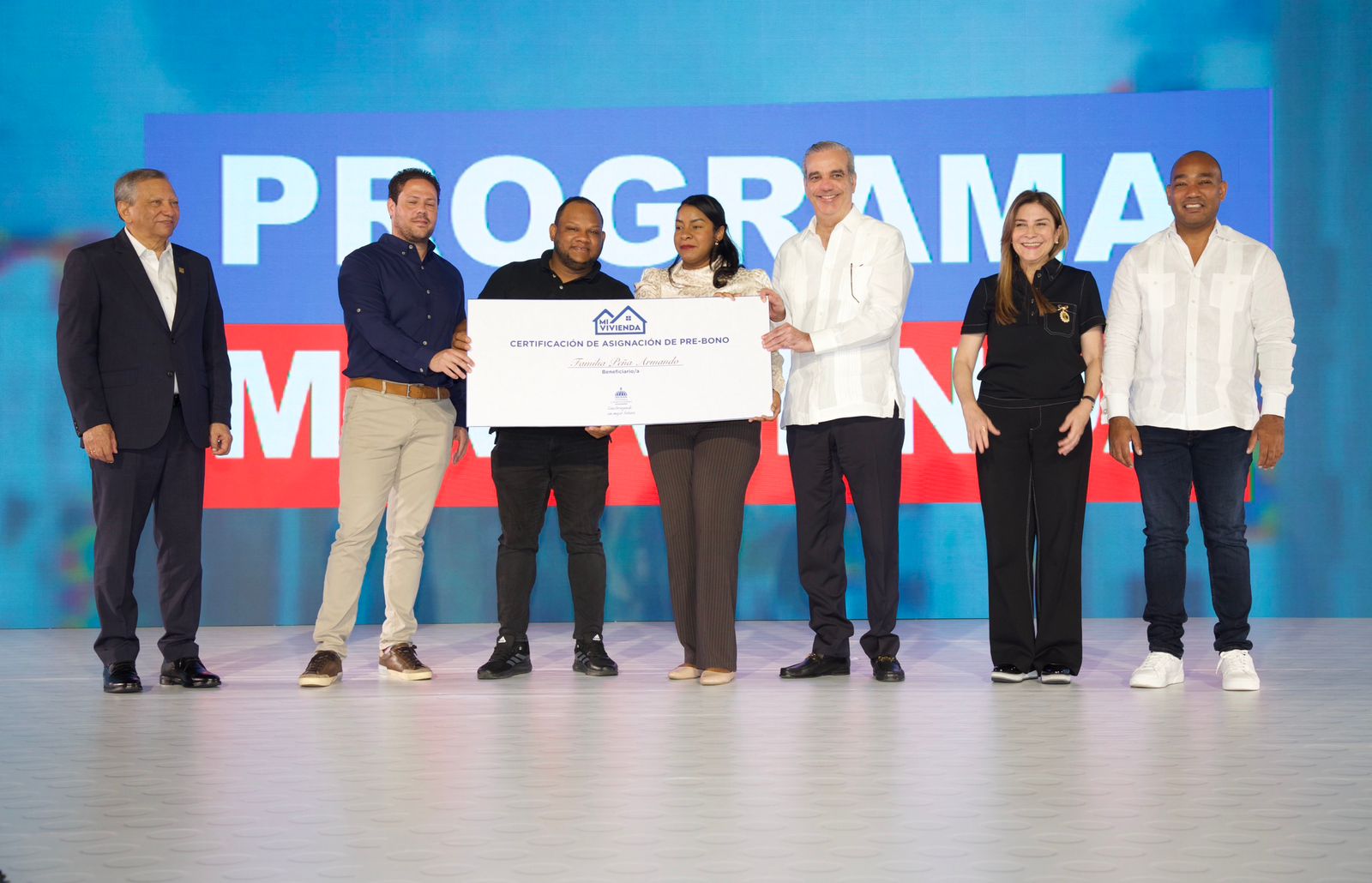 “Mi Vivienda” proyecta 8,300 apartamentos para 25 mil en RD “Mi Vivienda” proyecta 8,300 apartamentos para 25 mil en RD