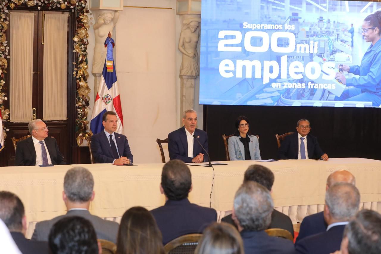 Zonas francas superan 200 mil empleos directos, dice Abinader Zonas francas superan 200 mil empleos directos, dice Abinader