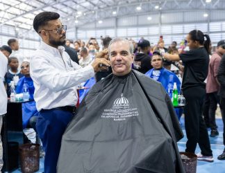 Presidente Abinader encabezó encuentro Peluqueros RD 2025 Presidente Abinader encabezó encuentro Peluqueros RD 2025