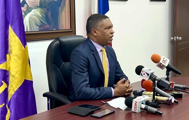 Demanda lista de funcionarios que investigan por corrupción imagen