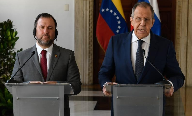 Venezuela anuncia apoyo Rusia  contra bloqueo de EU a barcos