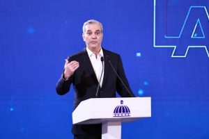 Abinader invita a diáspora  a visitar su país en esta Navidad