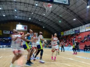 Los Buitres a un triunfo para la corona del TBS de San Cristóbal