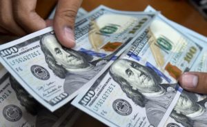 Dólar vuelve a bajar en la Rep. Dominicana; se vende a $60.30