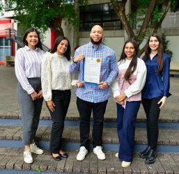 Egresados del INTEC patentizan dispositivo electrónico a niños Egresados del INTEC patentizan dispositivo electrónico a niños