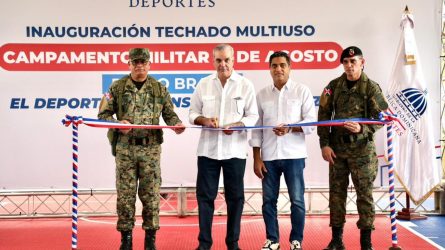 Abinader inaugura multiuso y comparte almuerzo en el ERD