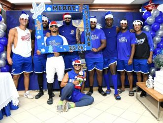 Licey da la bienvenida a la Navidad junto a su fanaticada