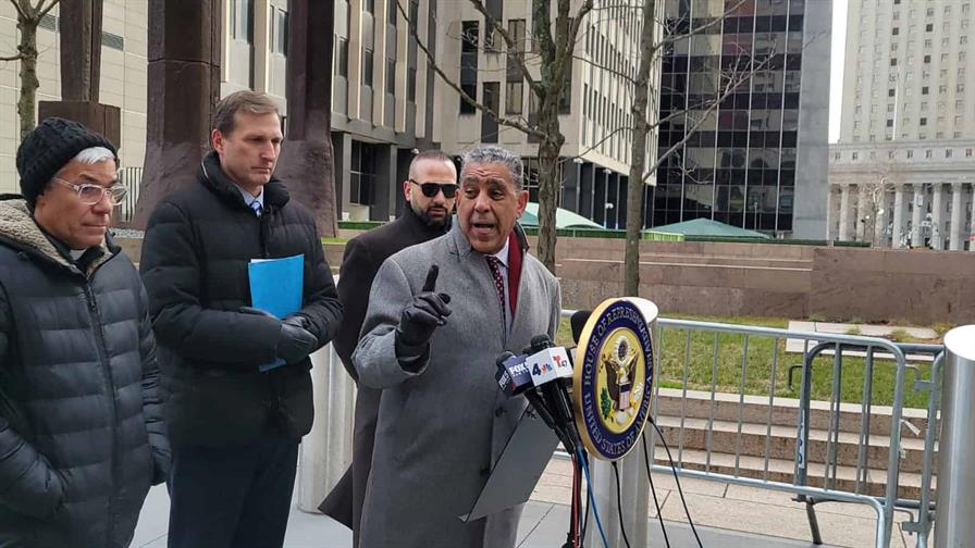 NY: Espaillat presenta proyecto para proteger a inmigrantes en las cortes imagen