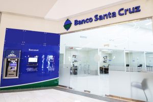 Banco Santa Cruz inaugura centro de negocios en Santiago