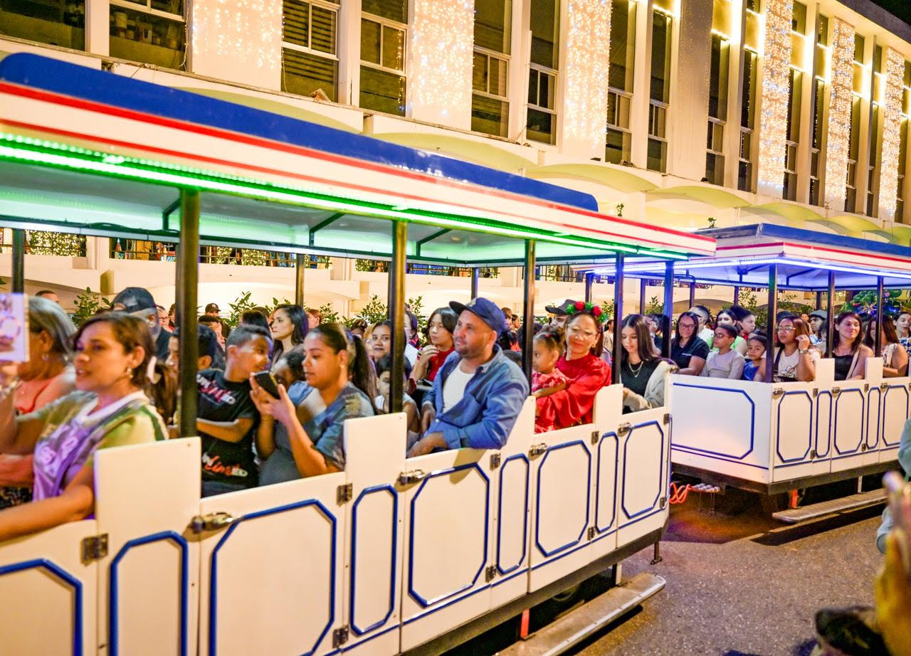 Santiago arranca su Navidad con el Bosque Encantado imagen