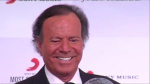 Dicen denunciaron Julio Iglesias para que no le suceda a otras