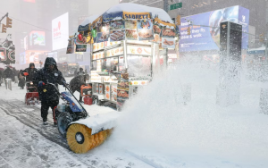 EU: Tras 11 muertos, tormenta invernal empieza a alejarse EU: Tras 11 muertos, tormenta invernal empieza a alejarse
