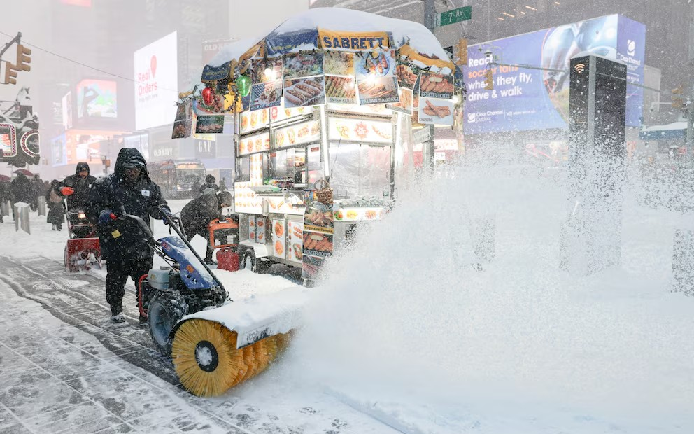 EU: Histórica tormenta invernal deja al menos diez muertos
