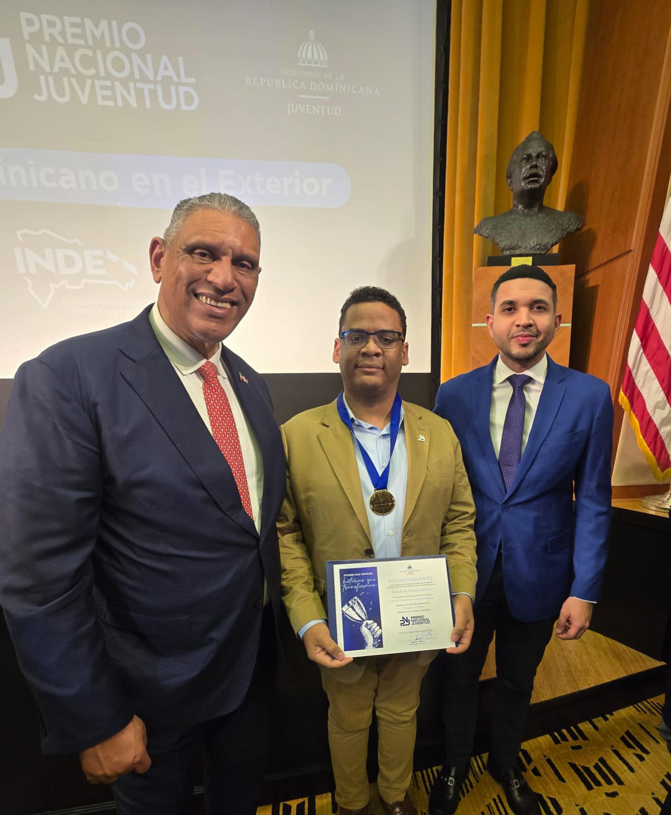 Presidencia de RD reconoce al matemático Juan Luis Vargas imagen