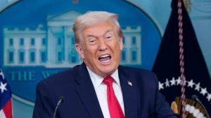 «Terror» entre latinos y altos costos marcan primer año Trump