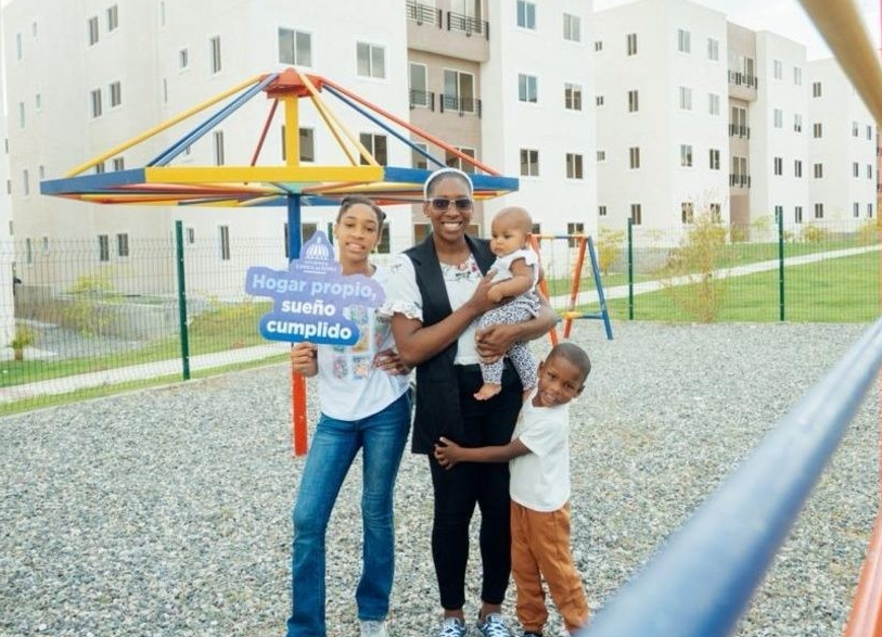 Gobierno dice benefició a 202 mil dominicanos con viviendas Gobierno dice benefició a 202 mil dominicanos con viviendas