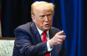 Trump «multará» a países se opongan a plan Groenlandia