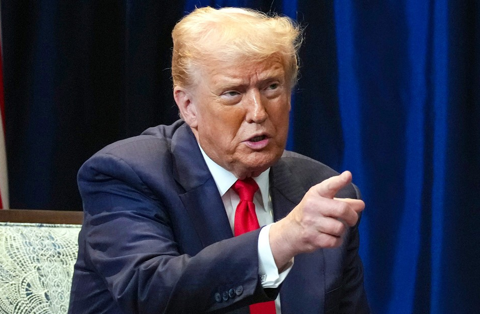 Trump «multará» a países se opongan a plan Groenlandia