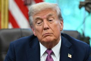 En picada popularidad Trump: 49% cree EU está peor que antes