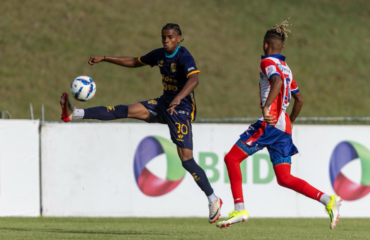 Carlos Sarante y Edwarlin Reyes ganan protagonismo en LDF imagen