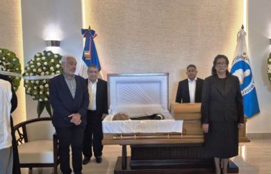 Comisión PLD hace guardia de honor ante féretro Albuquerque Comisión PLD hace guardia de honor ante féretro Albuquerque