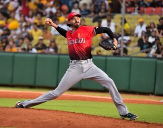 Conner Greene guía el sexto triunfo de Leones; Toros ganan Conner Greene guía el sexto triunfo de Leones; Toros ganan