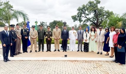 BRASIL: Embajada deposita ofrenda floral en honor Duarte BRASIL: Embajada deposita ofrenda floral en honor Duarte