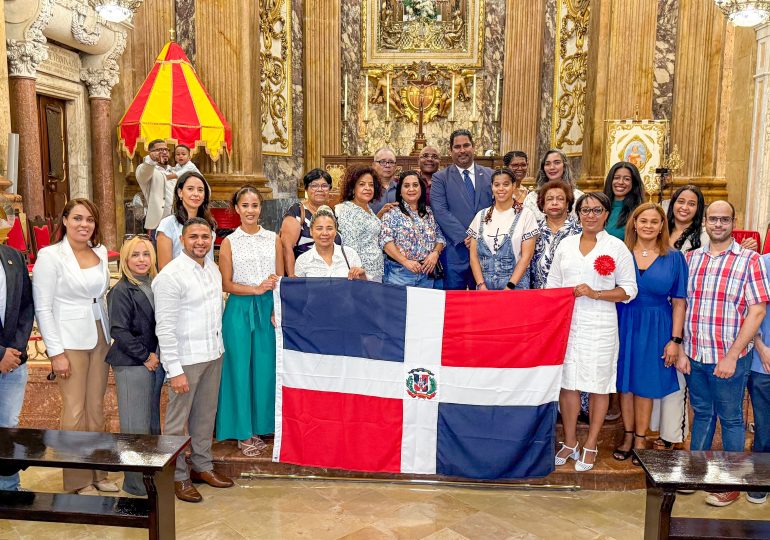 BARCELONA: Dominicanos honran Virgen de la Altagracia imagen