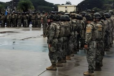 Ecuador: Despliegan 10.000 militares en tres provincias
