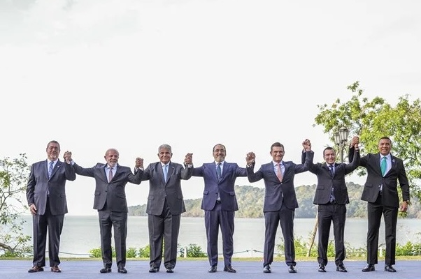 Presidentes de Latinoamérica apelan por integración regional
