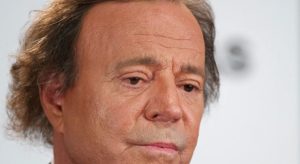 ¿QUE OPINAS de la denuncia sobre abusos de Julio Iglesias?