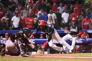 Toros derrotan a los Leones en la final del beisbol dominicano