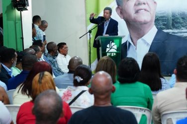 Leonel acusa PRM de comprar elecciones con fondos SeNaSa Leonel acusa PRM de comprar elecciones con fondos SeNaSa