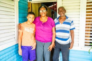 Iniciativa social ha sustituido 530 pisos de tierra en la RD Iniciativa social ha sustituido 530 pisos de tierra en la RD