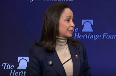 Dice Delcy cumple órdenes de Trump, no representa al pueblo