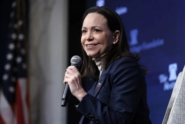 Dice Delcy cumple órdenes de Trump, no representa al pueblo