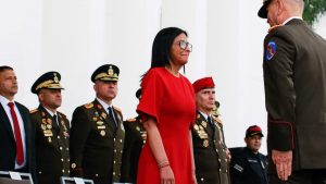 Militares reconocen a Delcy como su comandante en jefe