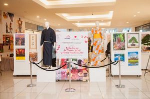 Embajada de Japón inaugura exposición calendarios y trajes 