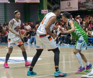 Antonio Guzmán derrota Savica y empata final TBS de Higüey Antonio Guzmán derrota Savica y empata final TBS de Higüey