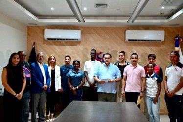 Solidaridad Olímpica entrega becas a decenas de atletas COD