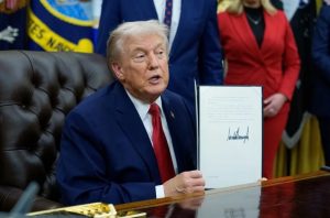 EU pondrá aranceles a bienes países vendan petróleo a Cuba EU pondrá aranceles a bienes países vendan petróleo a Cuba