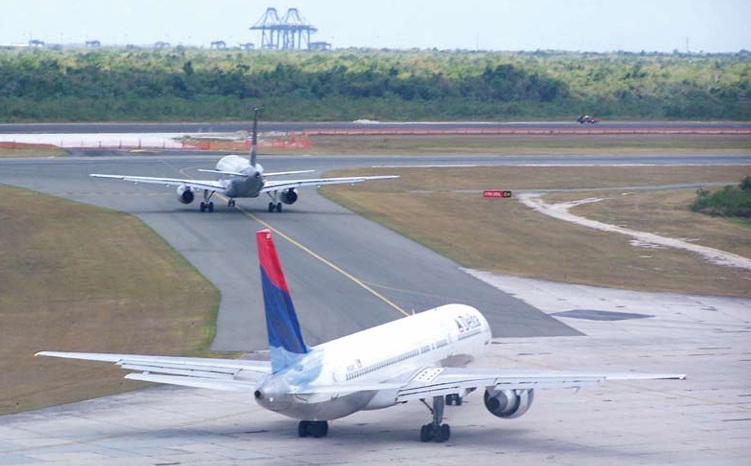 R.Dom. registra cifras históricas en turismo y aviación civil R.Dom. registra cifras históricas en turismo y aviación civil