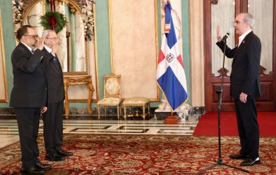 Presidente Abinader juramentó a Peralta Romero  y a Subero Isa