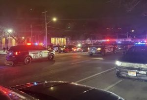 Dos muertos, 6 heridos en un tiroteo a salida templo en Utah