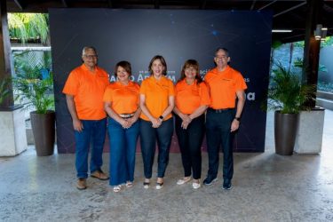 Banco Adopem premia el desempeño de colaboradores