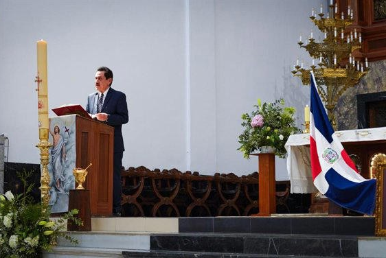 ESPAÑA: Embajador RD aclara caso Julio Iglesias no es de su competencia imagen