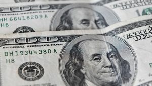 El dólar subió y era vendido a RD$63.91; euro bajó a RD$76.44